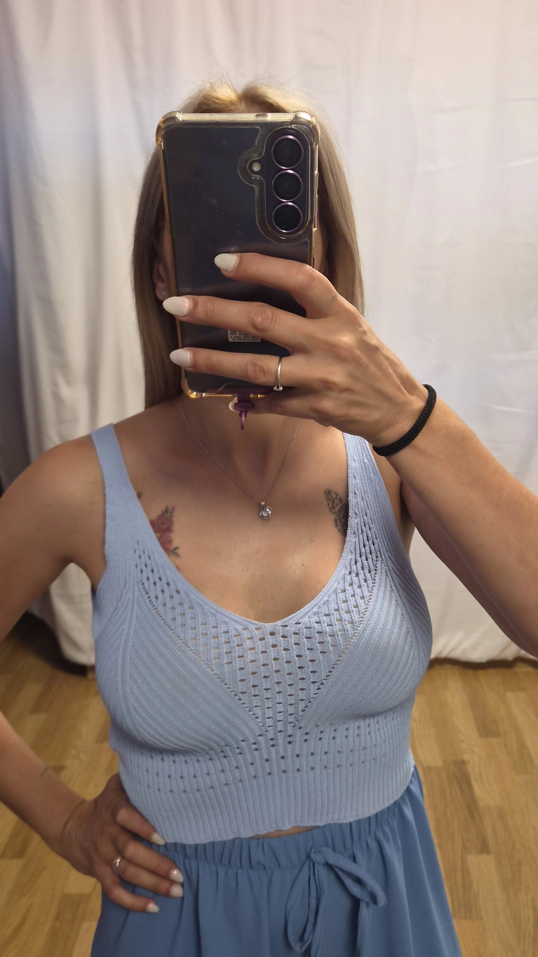Top Crop Calado Azul Celeste - vista frontal