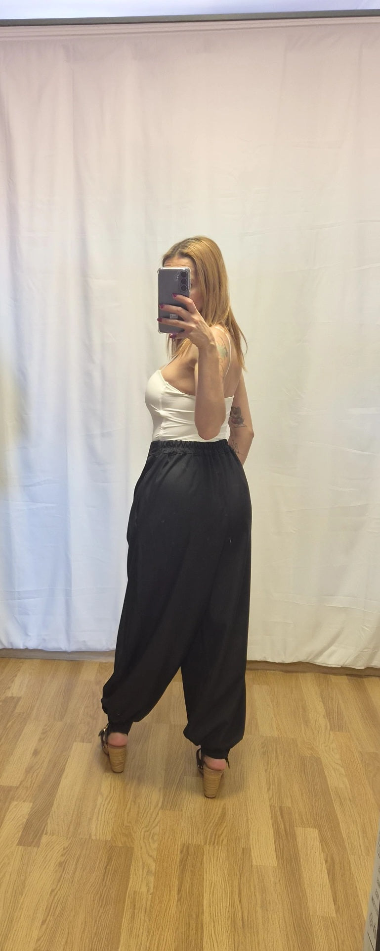 Pantalón globo negro pinzas