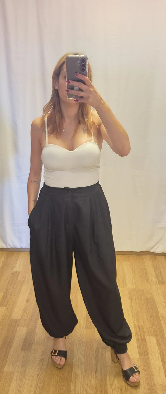 Pantalón globo negro pinzas