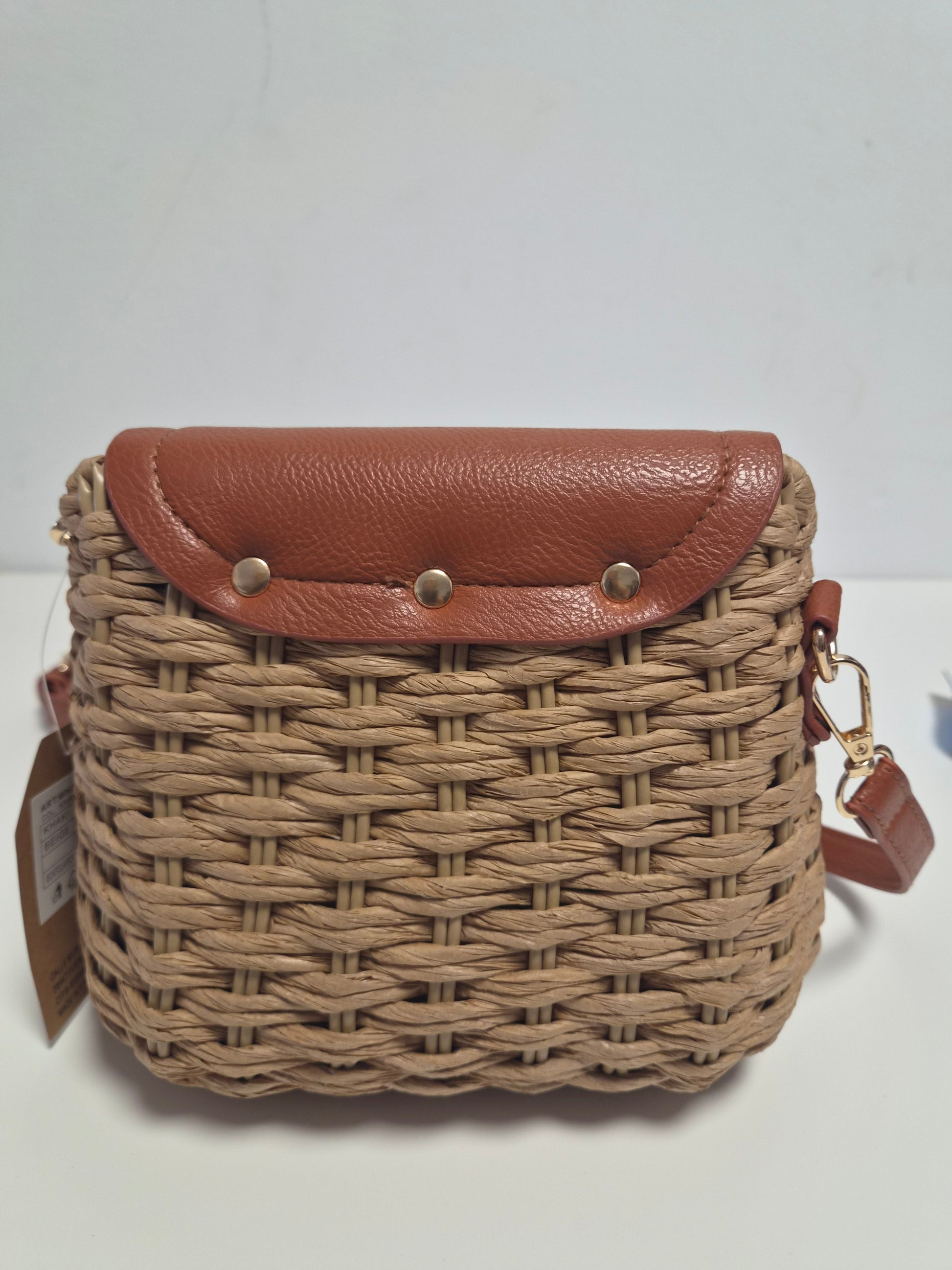 Bolso Mimbre Solapa Piel Camel - interior forrado