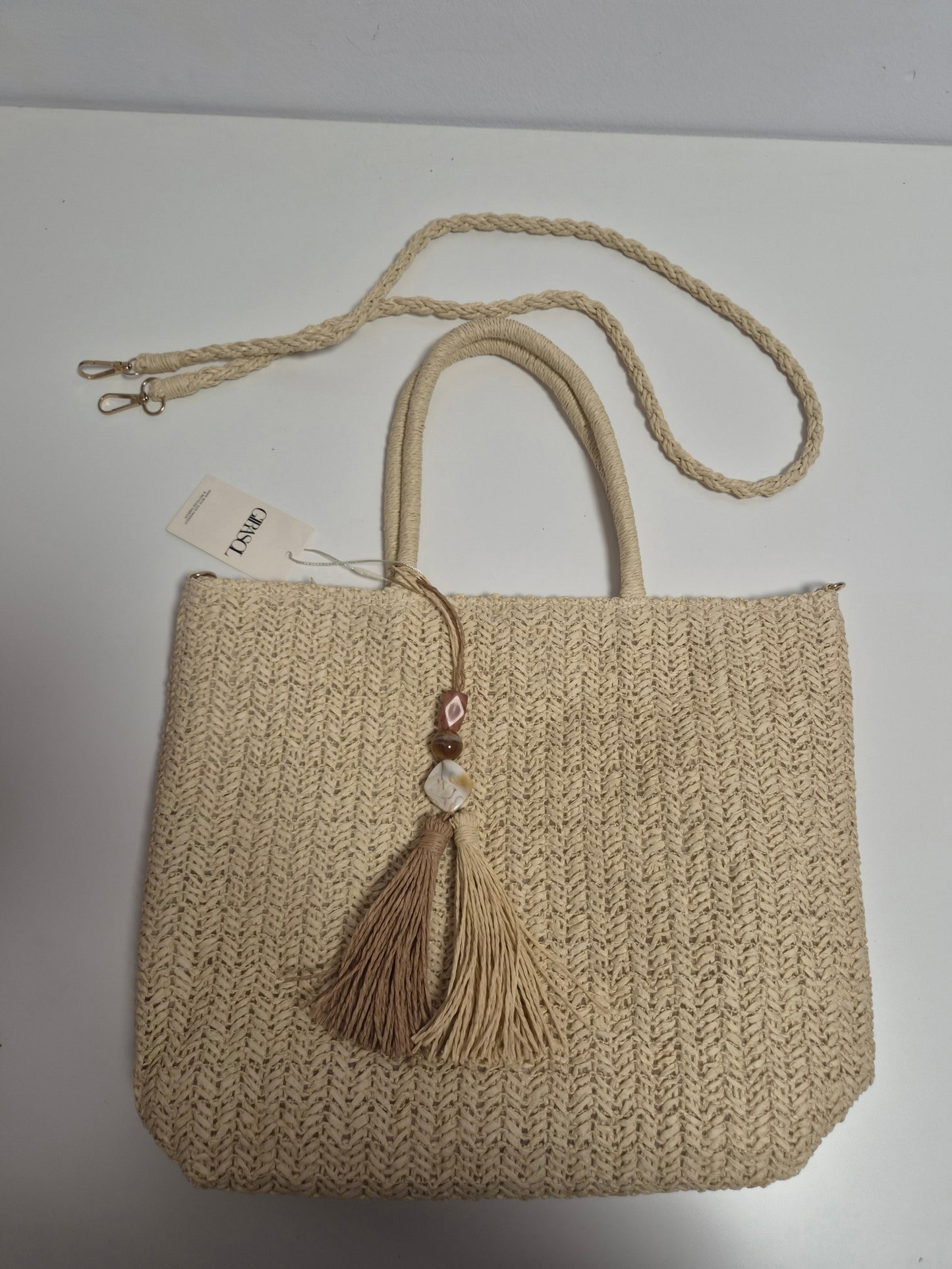 Bolso Tote Rafia Crudo con Pompón - vista frontal con correa desmontable