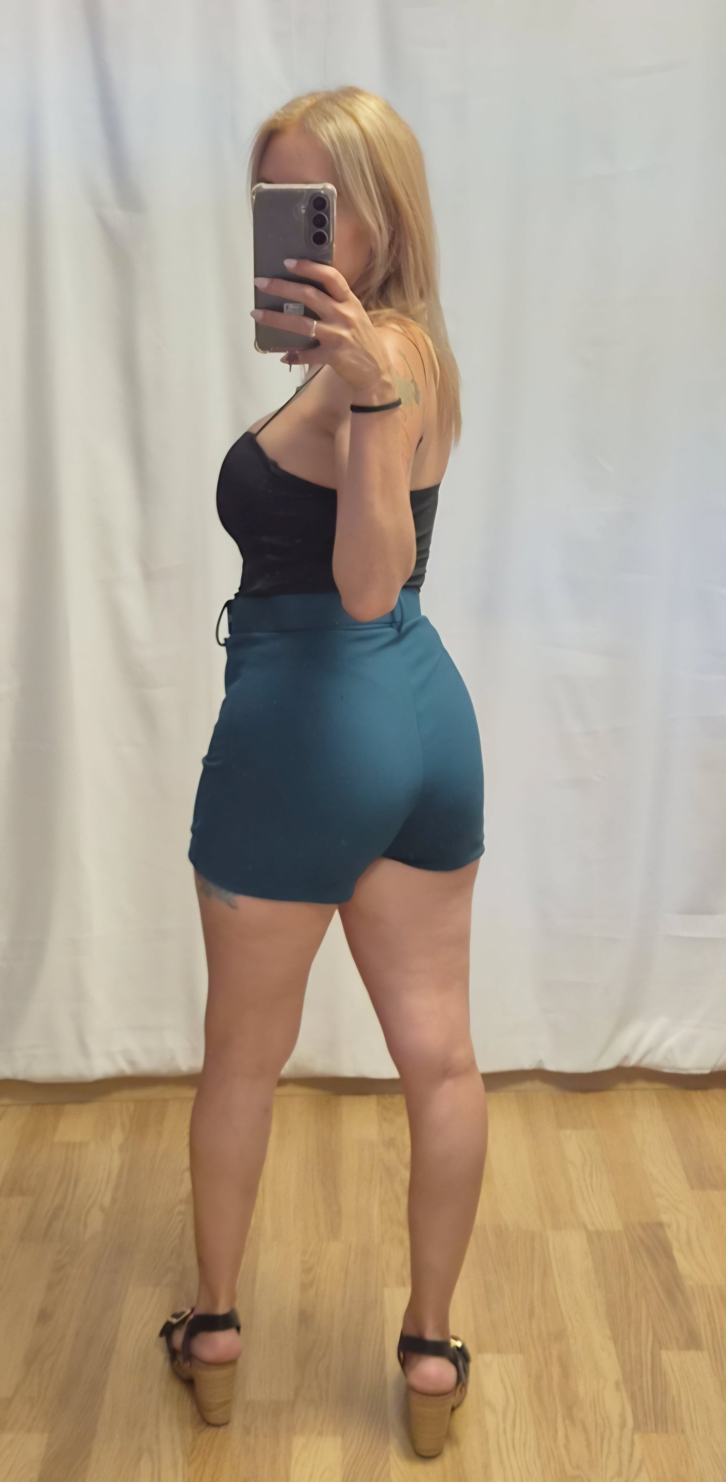 Falda Pantalón Azul Petróleo - detalle cinturón