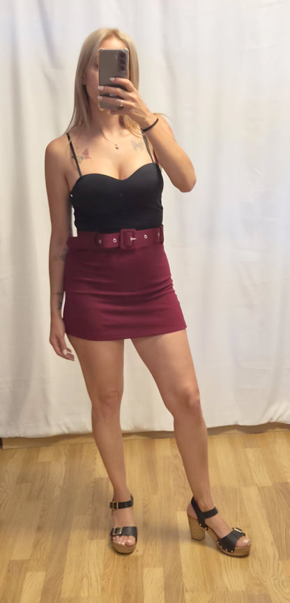 Falda Pantalón Burdeos - detalle cinturón