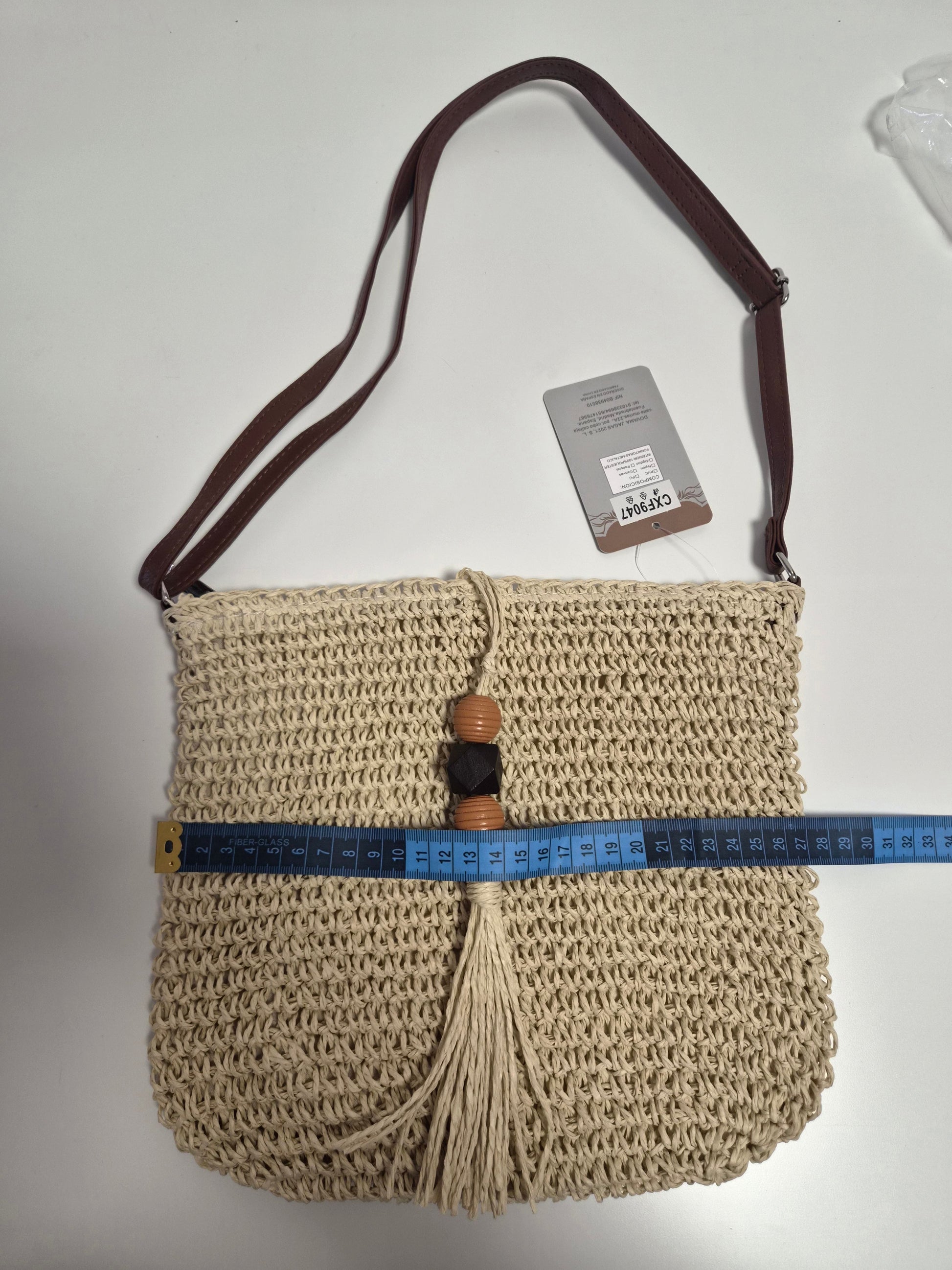 Bolso Rafia Pompón Cuentas Madera - medida ancho 28cm
