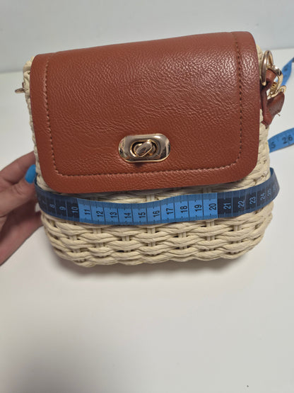 Bolso Mimbre Solapa Piel Marrón - medida ancho 20cm