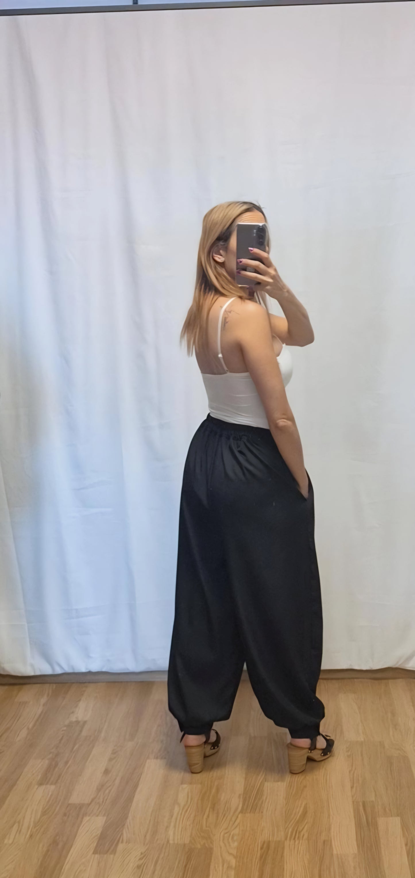 Pantalón globo negro pinzas