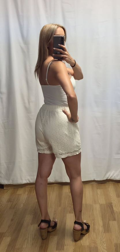 Short Encaje Crema - vista trasera